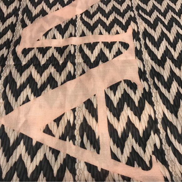 AUTHENTIC BNWOT LANVIN SCARF - Picture 7 of 12